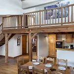 Les Du Val Claret By Explorhome *
