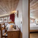 Les Du Val Claret By Explorhome