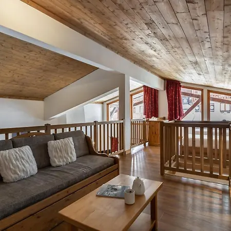Les Du Val Claret By Explorhome